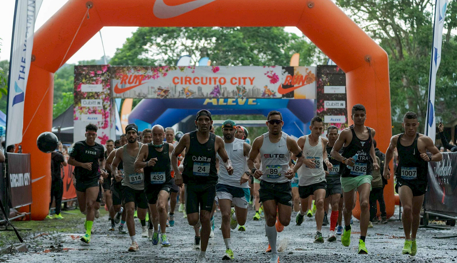 NIKE CIERRA CIRCUITO DE CARRERAS CON LOS 21K EN GAMBOA